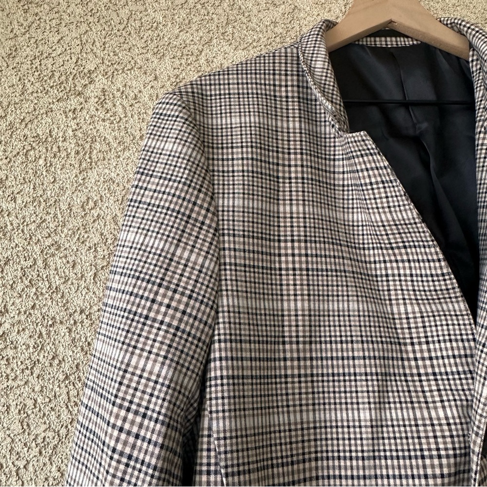 H&M Black patterned/ checkered  beige coat - Picture 5 of 12